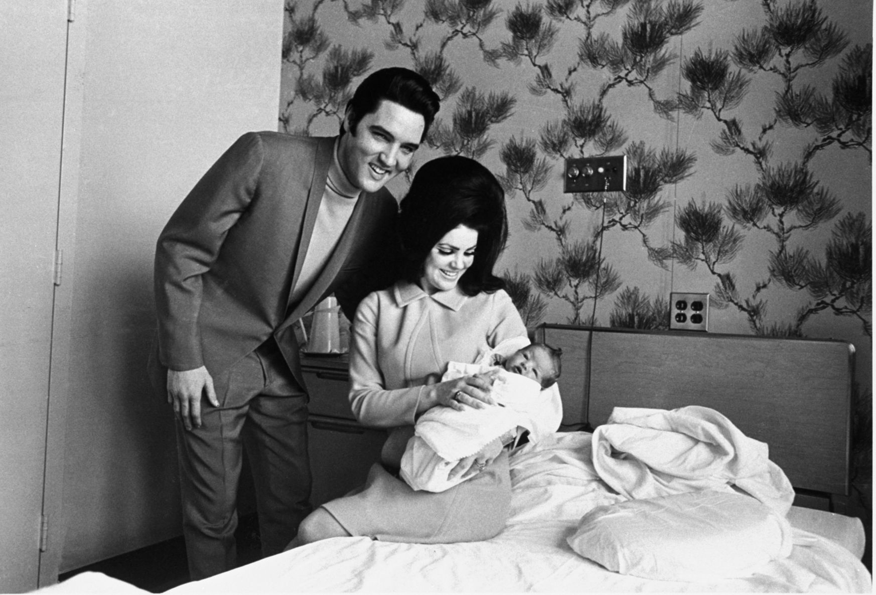 1968: ELVIS PRESLEY FAMILY